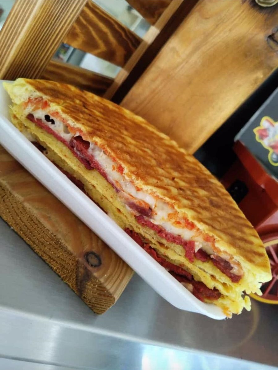 Antalya Serpme Börek Aile Tost Evi